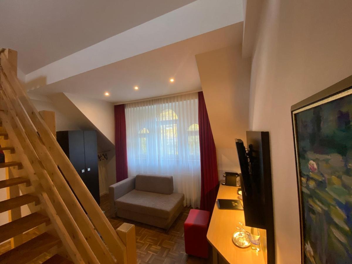 Altes Pfarrhaus Hotel Ernst Eksteriør billede